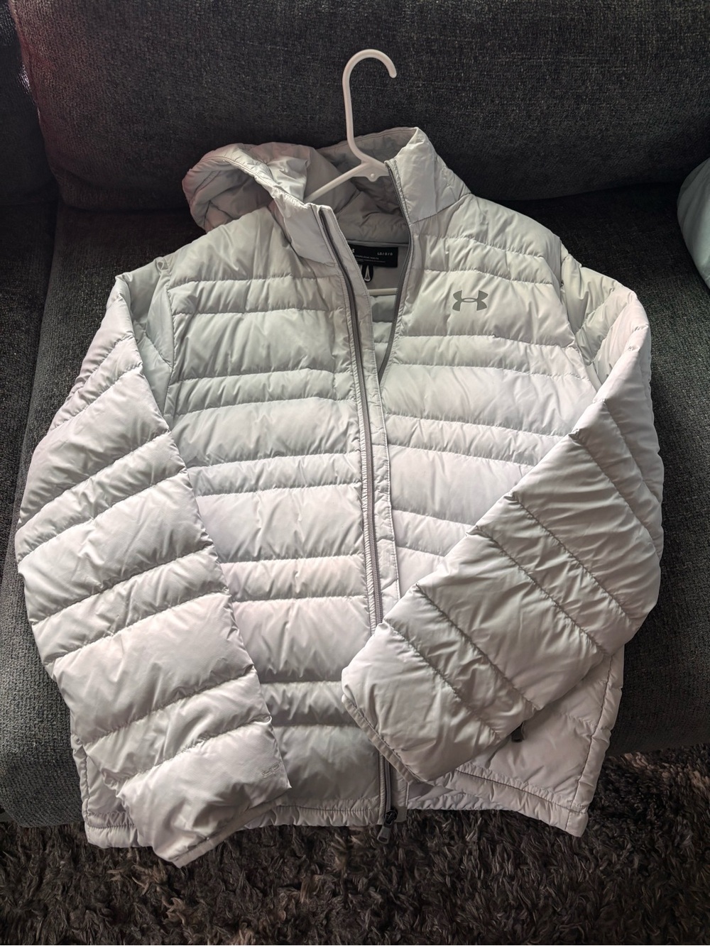 Under Armour men’s Light Gray Puffer Jacket - LG